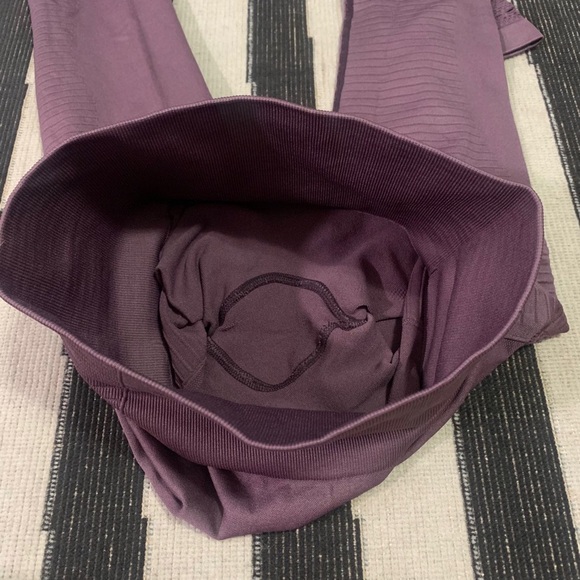 GYMSHARK Women’s Purple Wash Energy Seamless Leggings Small - Picture 11 of 12